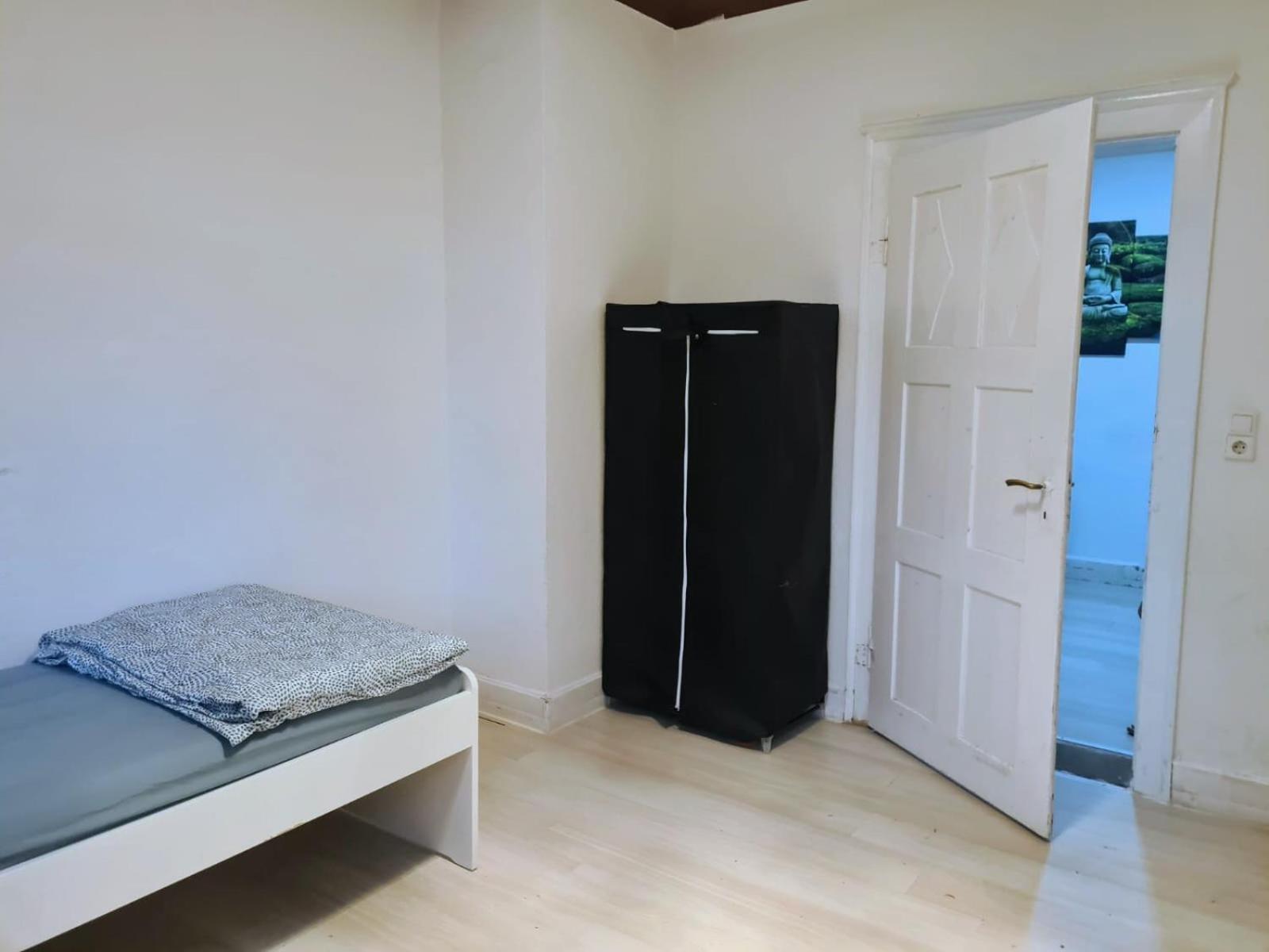 Apartment Monteurwohnung - Worker's - Belremstrasse *